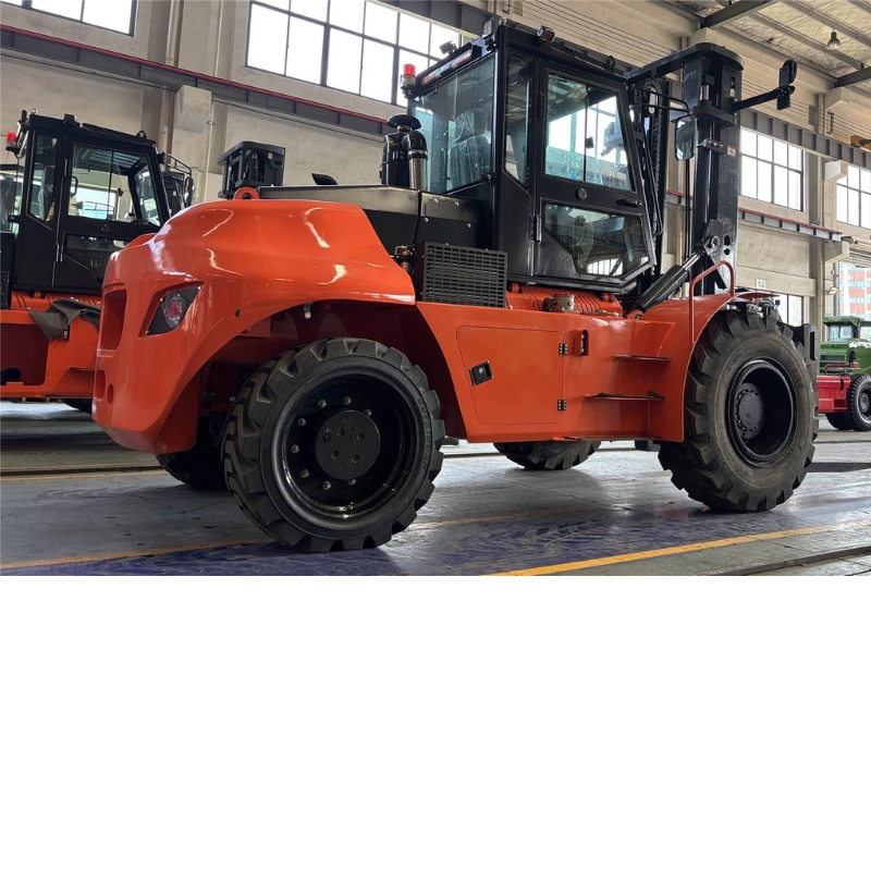 Chariot élévateur tout-terrain SOCMA 10 tonnes